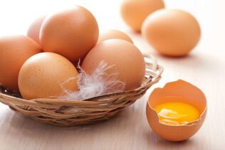 Penggunaan telur membolehkan anda memperoleh kesan kosmetologi dan estetik yang tinggi